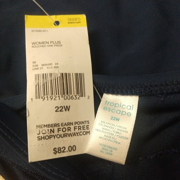 Tropical Escape Rouched One Piece Swimsuit Plus - Picture 6 of 10